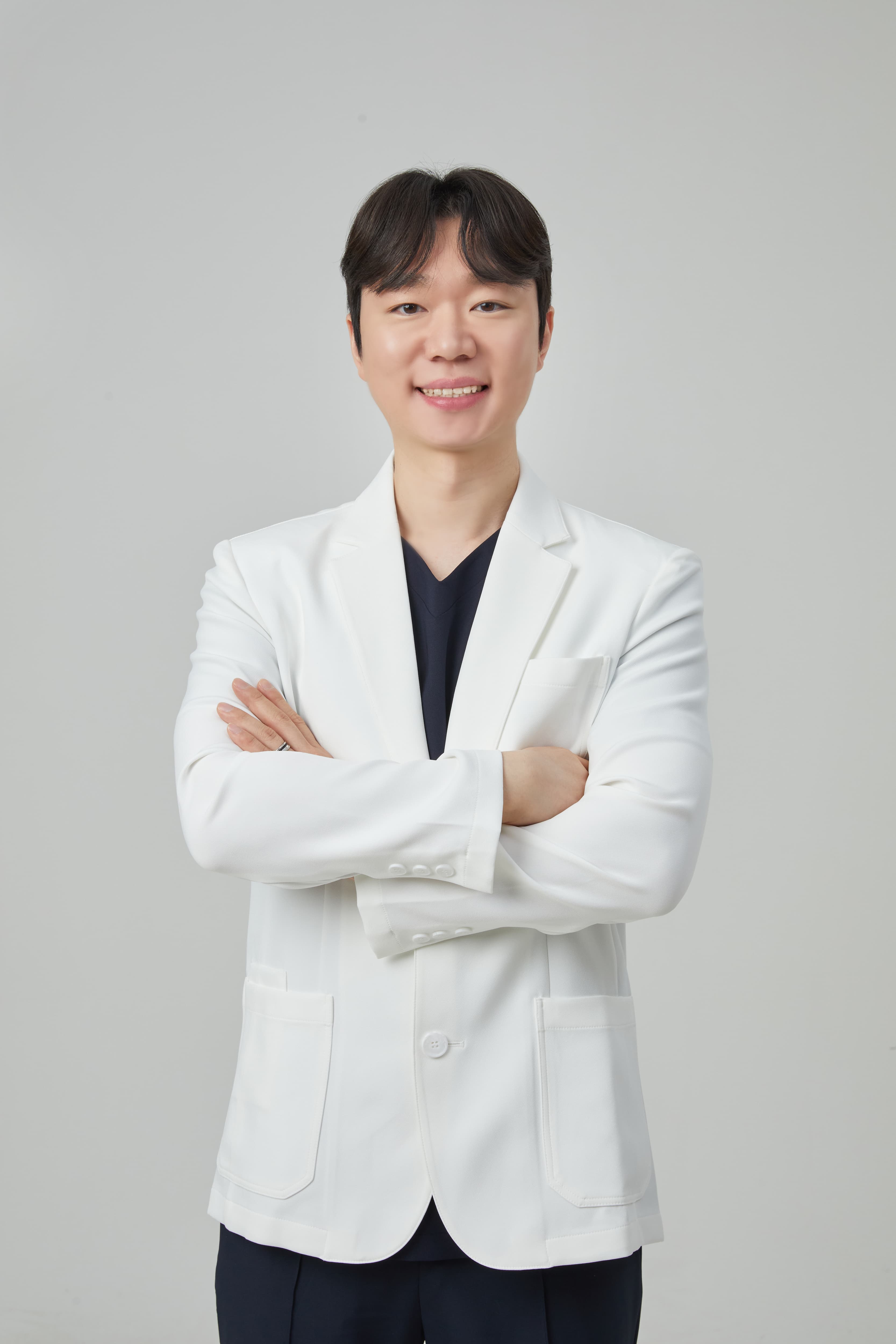 RAUM SMILE 眼科代表院長 金旼錫醫師